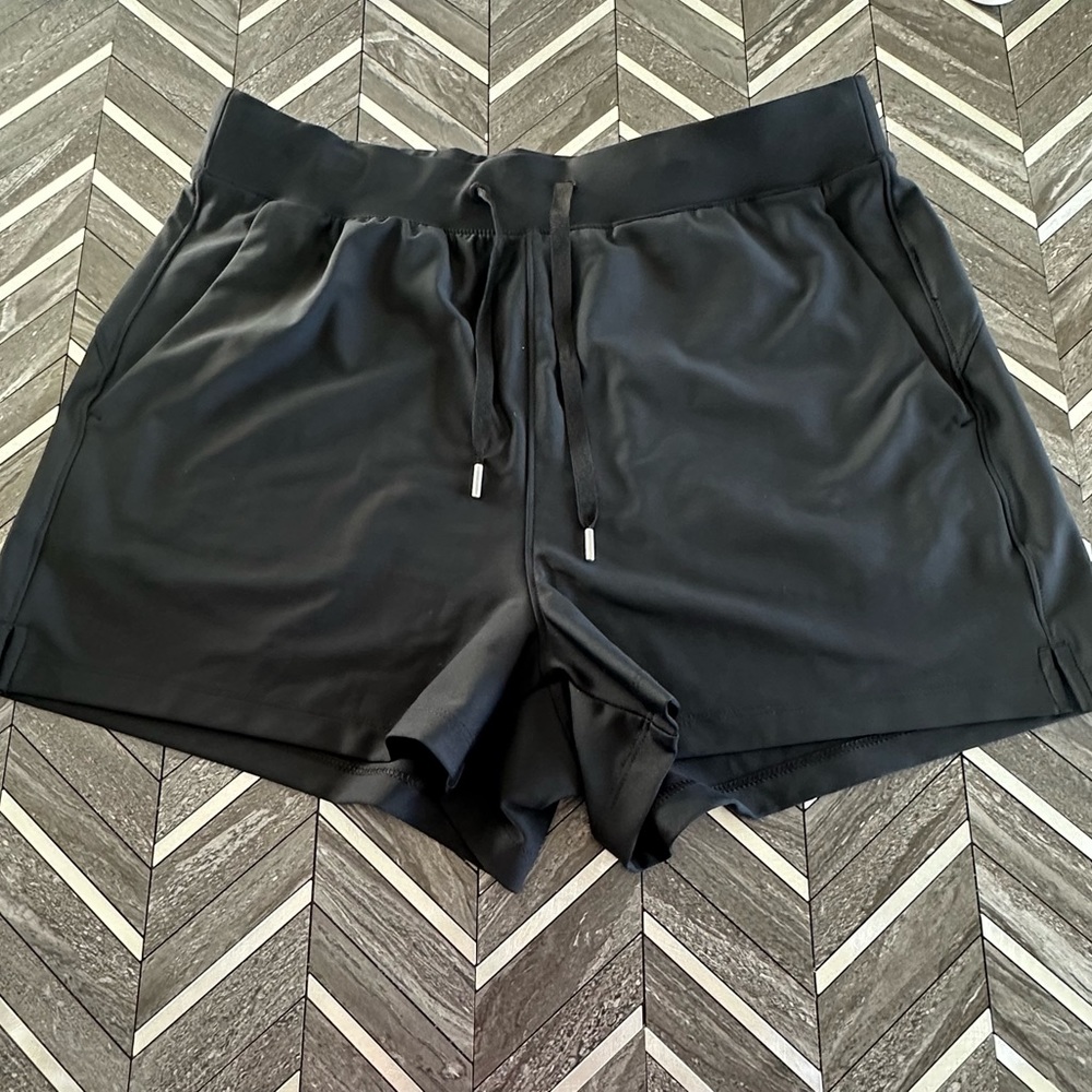 Old navy active power-soft high rise go dry Black medium shorts